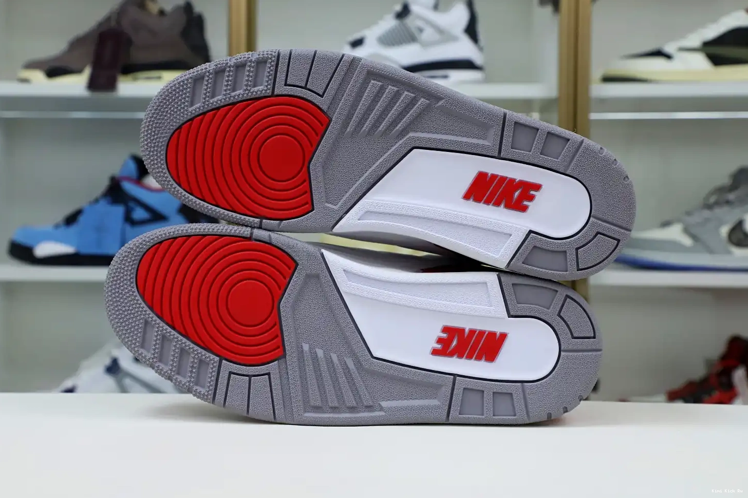 AIR Kimikick 3RETRO JORDAN 0825
